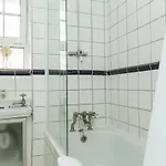 Convenient 2 Bedroom Apartment In Central London