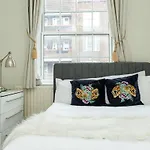 Convenient 2 Bedroom Apartment In Central London