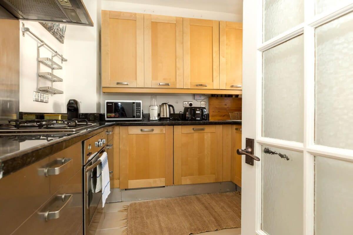 Convenient 2 Bedroom In * Londres